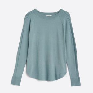 NWOT Curved Hem Sweater